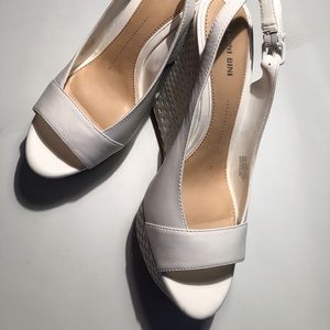 Gianni Bini/Wedges/Never Worn